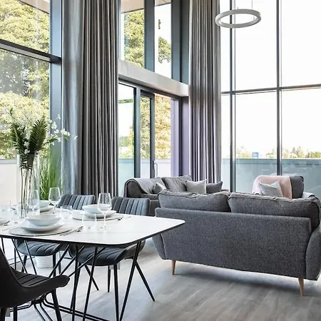 Skyline Serenity: Exquisite 3-Bedroom Ultra-Luxury Penthouse Belfast Exterior photo