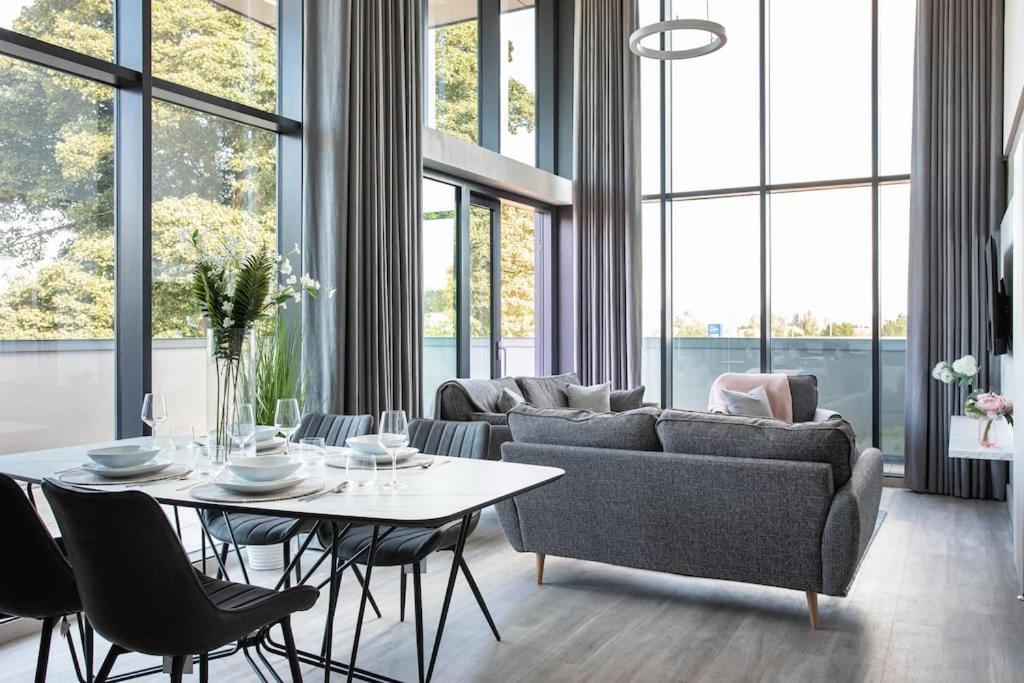 Appartement Skyline Serenity: Exquisite 3-bedroom Ultra-luxury Penthouse