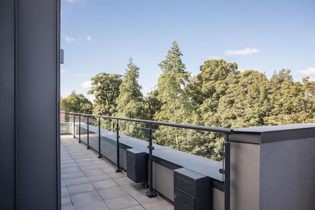 Apartment Skyline Serenity: Exquisite 3-bedroom Ultra-luxury Penthouse
