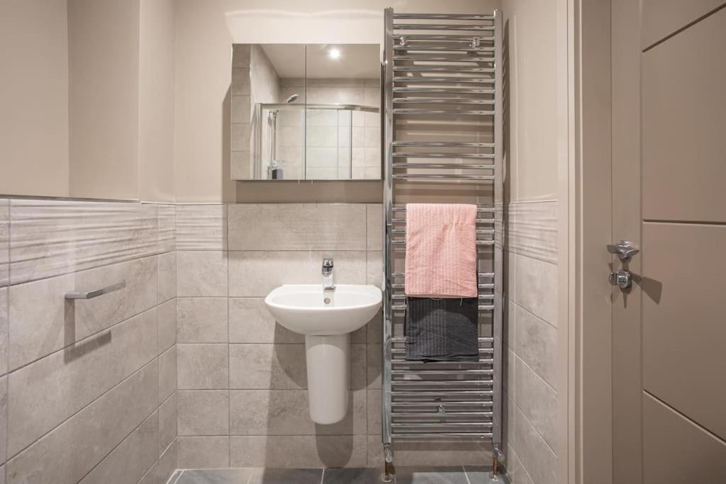 Skyline Serenity: Exquisite 3-bedroom Ultra-luxury Penthouse Belfast