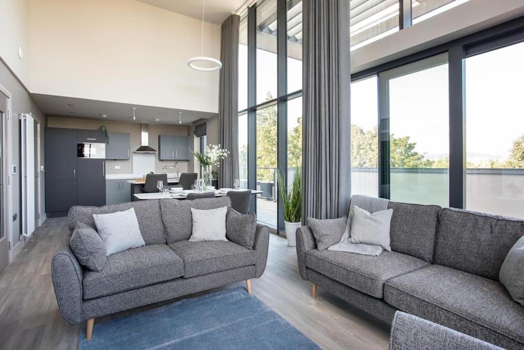 Apartment Skyline Serenity: Exquisite 3-bedroom Ultra-luxury Penthouse *